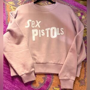 NWT OTHER UK SEX PISTOLS LOGO CROPPED SWEATSHIRT, SHELL PINK, SIZE MEDIUM